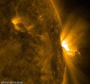 Sun_solarstorm.jpg-large