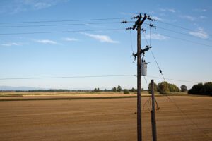 Fig1-utility-wires-in-rural-area-envato