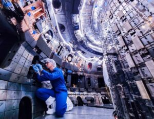 Fig2-tokamak-fusion-diagnostic-equipment